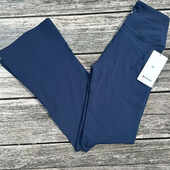 Lululemon Groove Super-High-Rise Flared Pant‎ Nulu True Navy Blue  size 6 NWT - Picture 1 of 6